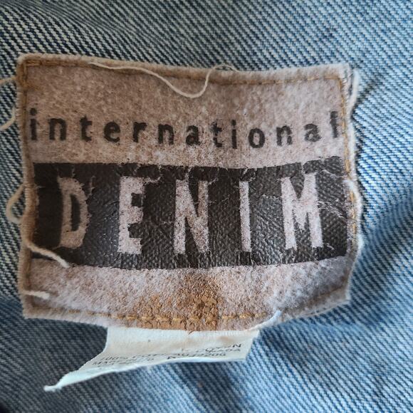 WYLAND STUDIOS Vintage 1990s Embroidered Whale Tale Denim Trucker‎ Jacket Large - Picture 10 of 12